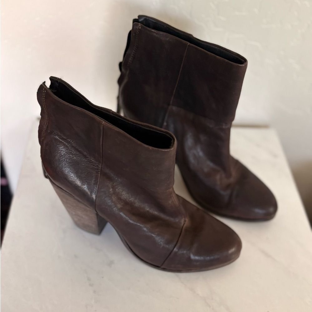 Rag & Bone Newbury Brown Leather Ankle Boots Size 9 Block Heel Zip Booties